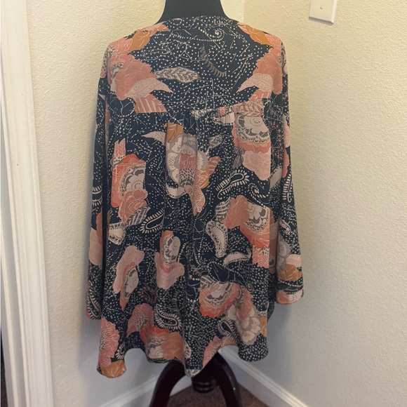 2 FOR $20 AVENUE Blue Orange Floral Semi Sheer Tunic Top Blouse 30/32 4X - Picture 4 of 9